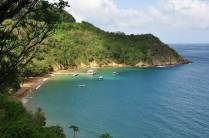 A bela praia do Blue Waters Inn, em Speyside - Tobago